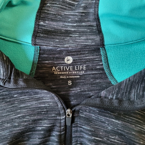 90 Degrees top - Picture 3 of 5